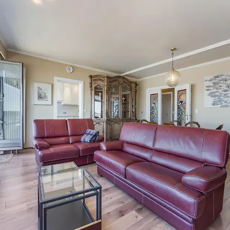 Authentic Marina View Stay, Cleaning Included Apartment