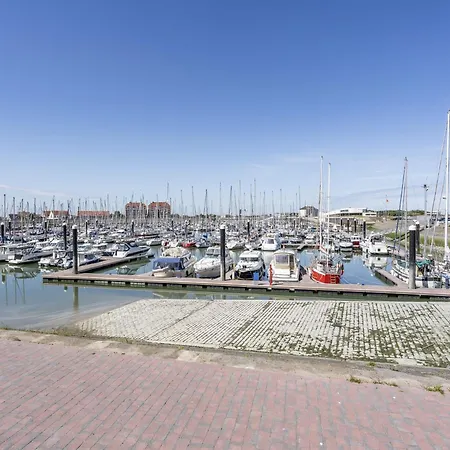 Authentic Marina View Stay, Cleaning Included