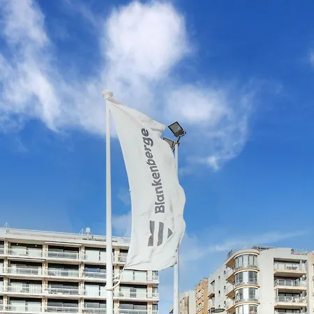 Authentic Marina View Stay, Cleaning Included