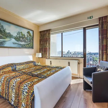 Authentic Marina View Stay, Cleaning Included
